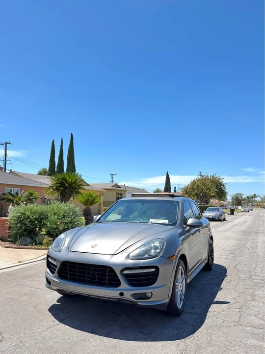 2014 Porsche 958 Cayenne GTS - Image 2 of 9