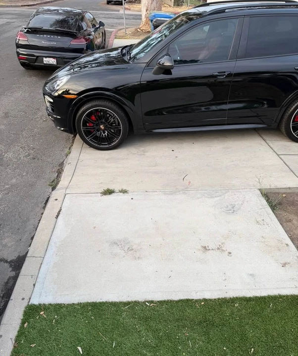 2014 Porsche 958 Cayenne GTS - Image 2 of 19