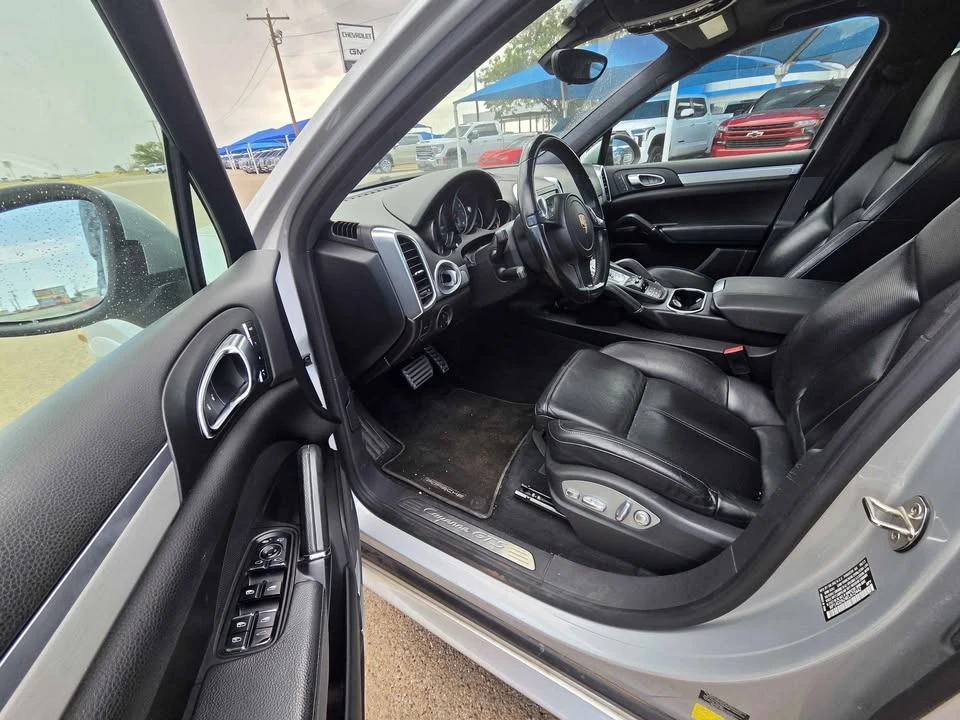 2014 Porsche 958 Cayenne GTS - Image 9 of 17