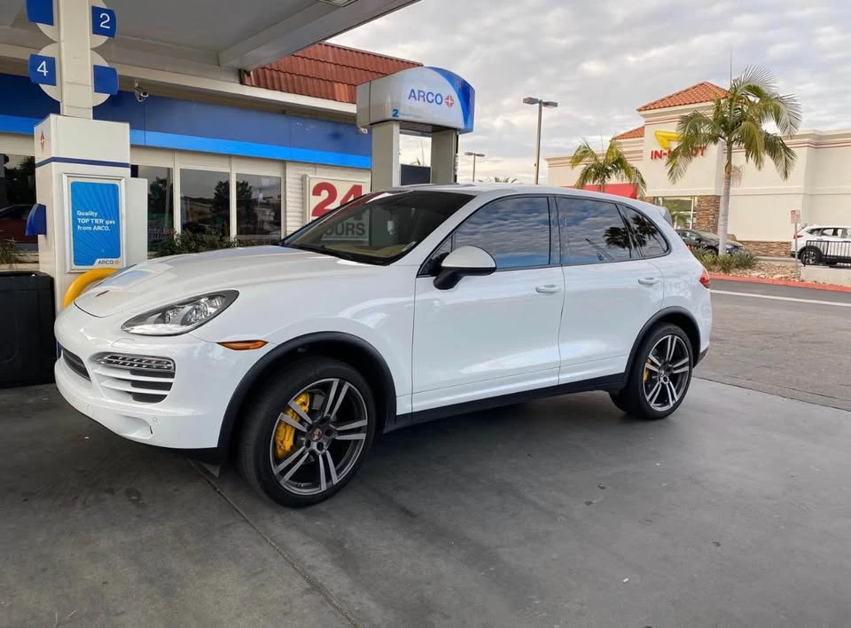 2014 Porsche 958 Cayenne GTS - Image 2 of 4