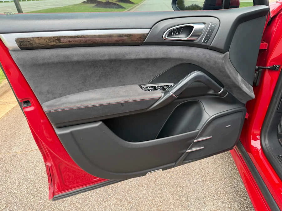 2014 Porsche 958 Cayenne GTS - Image 17 of 25