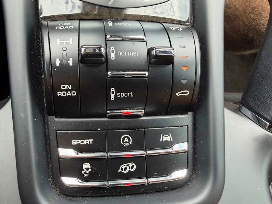 2014 Porsche 958 Cayenne GTS - Image 22 of 25