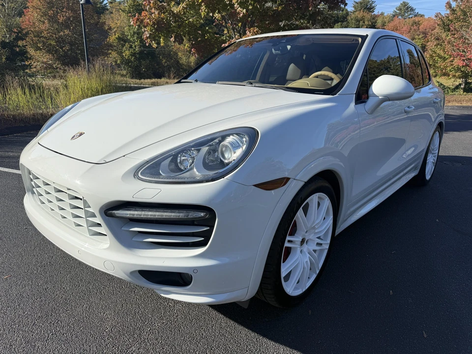 2014 Porsche 958 Cayenne GTS - Image 6 of 31