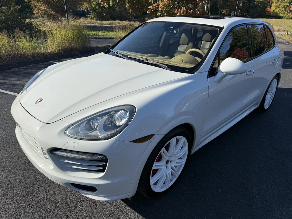 2014 Porsche 958 Cayenne GTS - Image 9 of 31