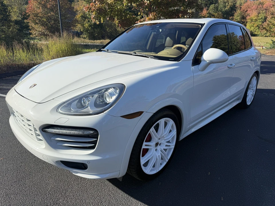 2014 Porsche 958 Cayenne GTS - Image 11 of 31