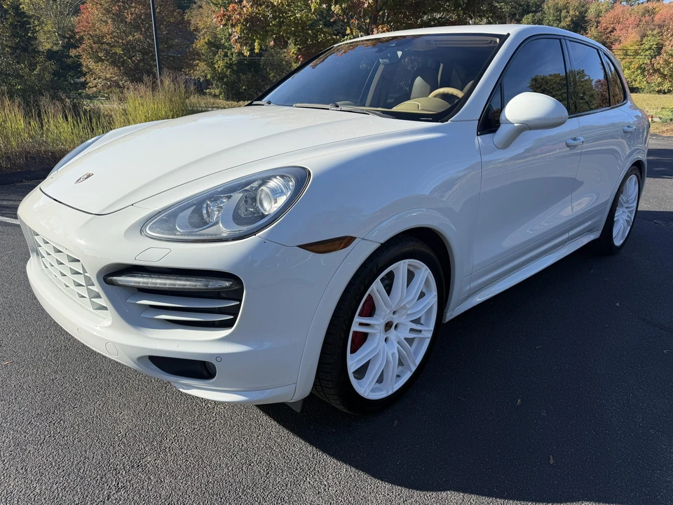 2014 Porsche 958 Cayenne GTS - Image 12 of 31