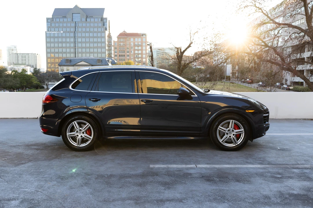 2014 Porsche 958 Cayenne GTS - Image 10 of 28