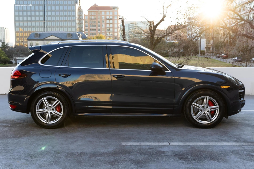 2014 Porsche 958 Cayenne GTS - Image 9 of 28
