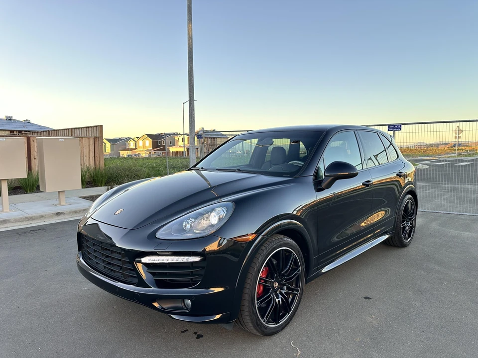 2014 Porsche 958 Cayenne GTS - Image 2 of 31