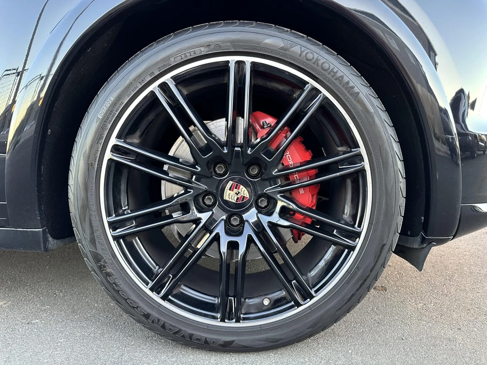 2014 Porsche 958 Cayenne GTS - Image 16 of 31