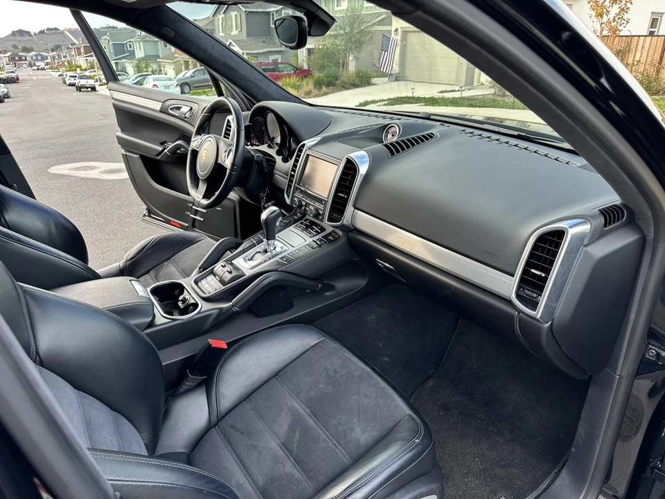 2014 Porsche 958 Cayenne GTS - Image 25 of 31