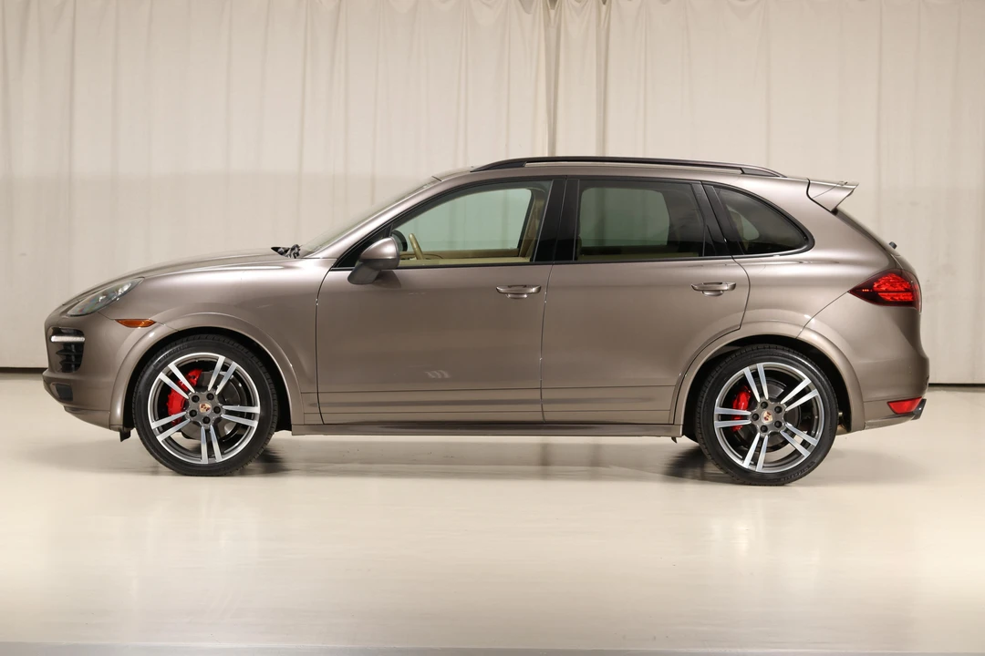 2014 Porsche 958 Cayenne GTS - Image 7 of 24