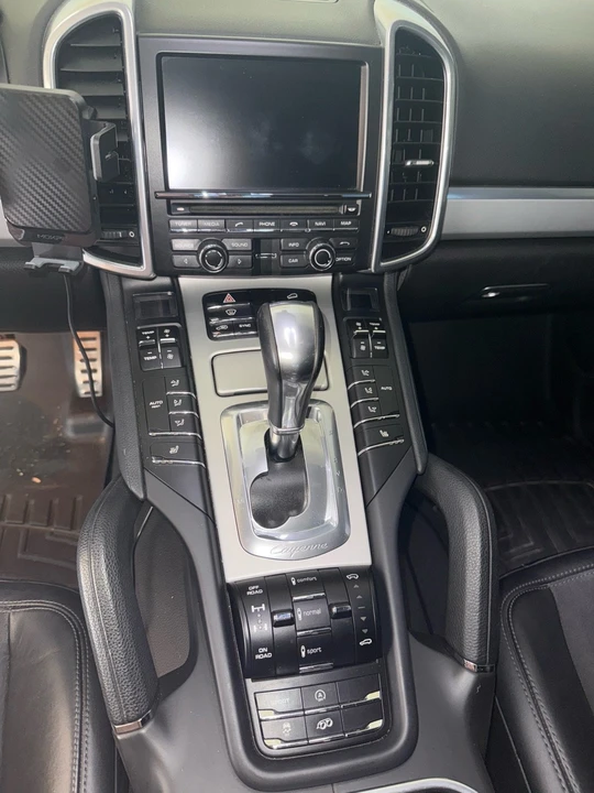 2014 Porsche 958 Cayenne GTS - Image 27 of 31