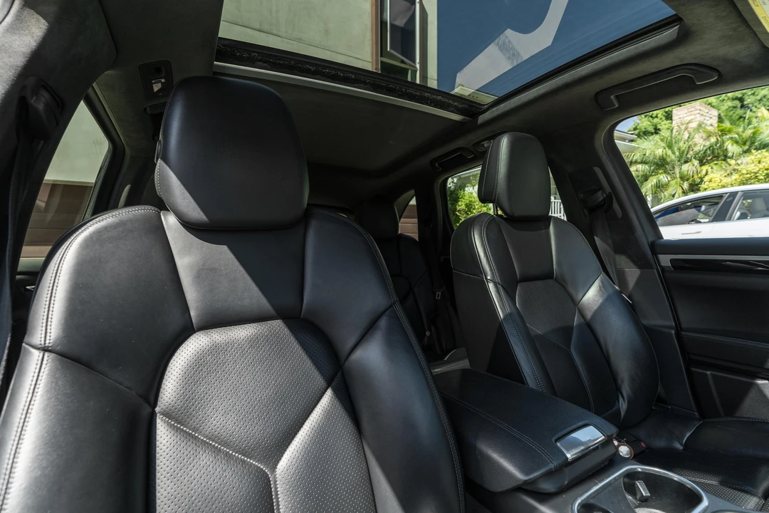 2014 Porsche 958 Cayenne GTS - Image 31 of 31