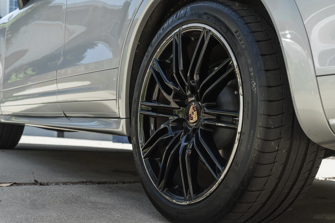 2014 Porsche 958 Cayenne GTS - Image 19 of 31