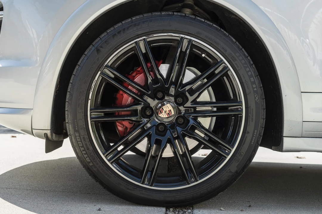 2014 Porsche 958 Cayenne GTS - Image 15 of 31