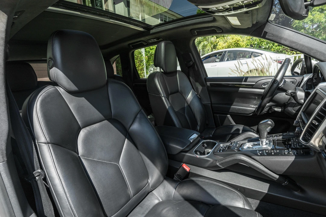 2014 Porsche 958 Cayenne GTS - Image 30 of 31
