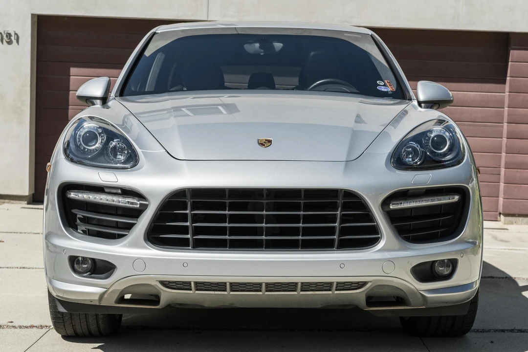 2014 Porsche 958 Cayenne GTS - Image 2 of 31