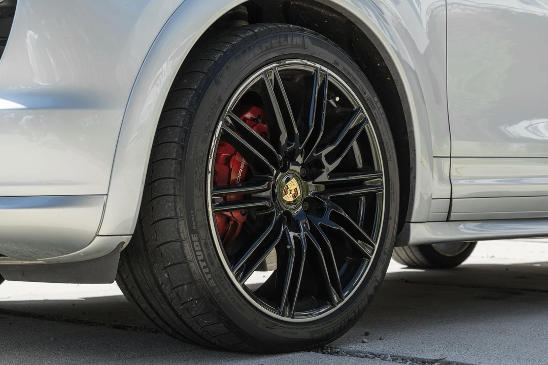 2014 Porsche 958 Cayenne GTS - Image 14 of 31