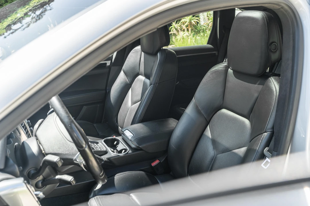 2014 Porsche 958 Cayenne GTS - Image 26 of 31