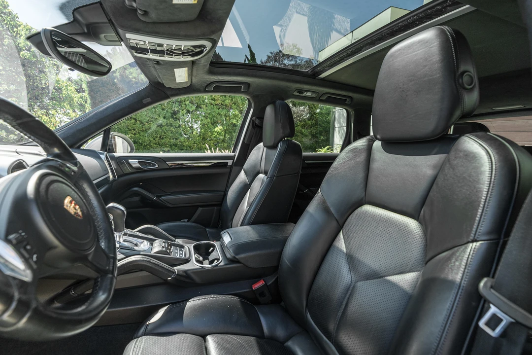 2014 Porsche 958 Cayenne GTS - Image 27 of 31