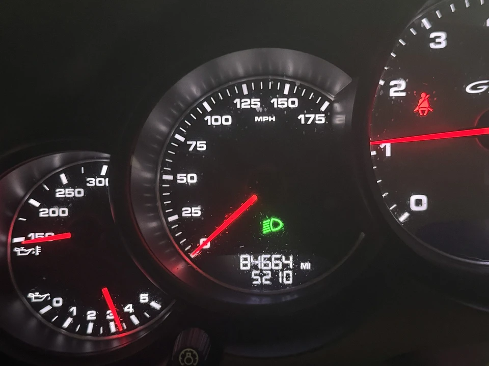 2014 Porsche 958 Cayenne GTS - Image 29 of 31