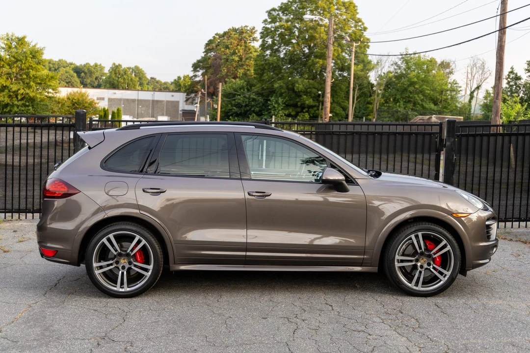 2014 Porsche 958 Cayenne GTS - Image 25 of 31