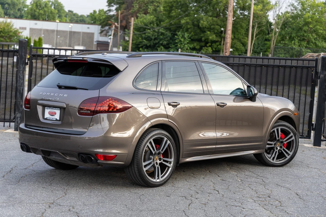 2014 Porsche 958 Cayenne GTS - Image 28 of 31
