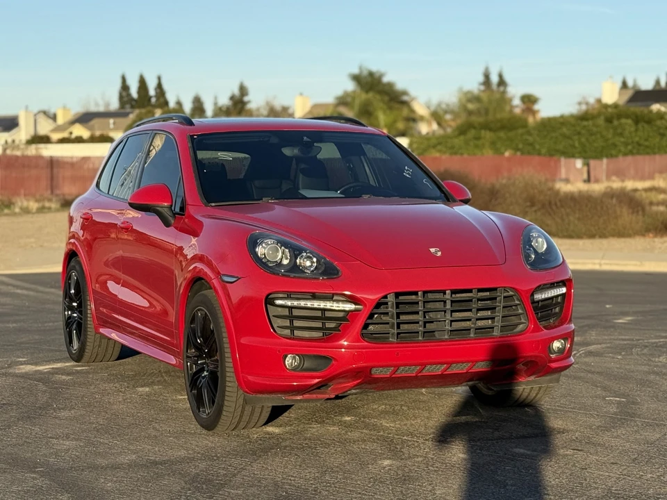 2014 Porsche 958 Cayenne GTS - Image 2 of 31