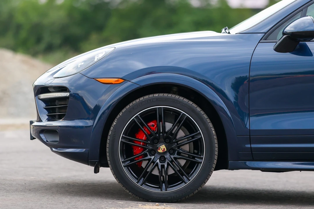2014 Porsche 958 Cayenne GTS - Image 28 of 31
