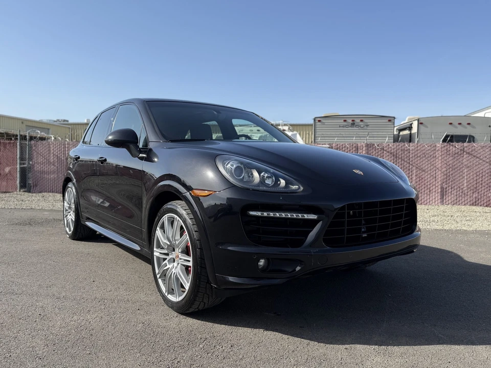 2014 Porsche 958 Cayenne GTS - Image 2 of 31