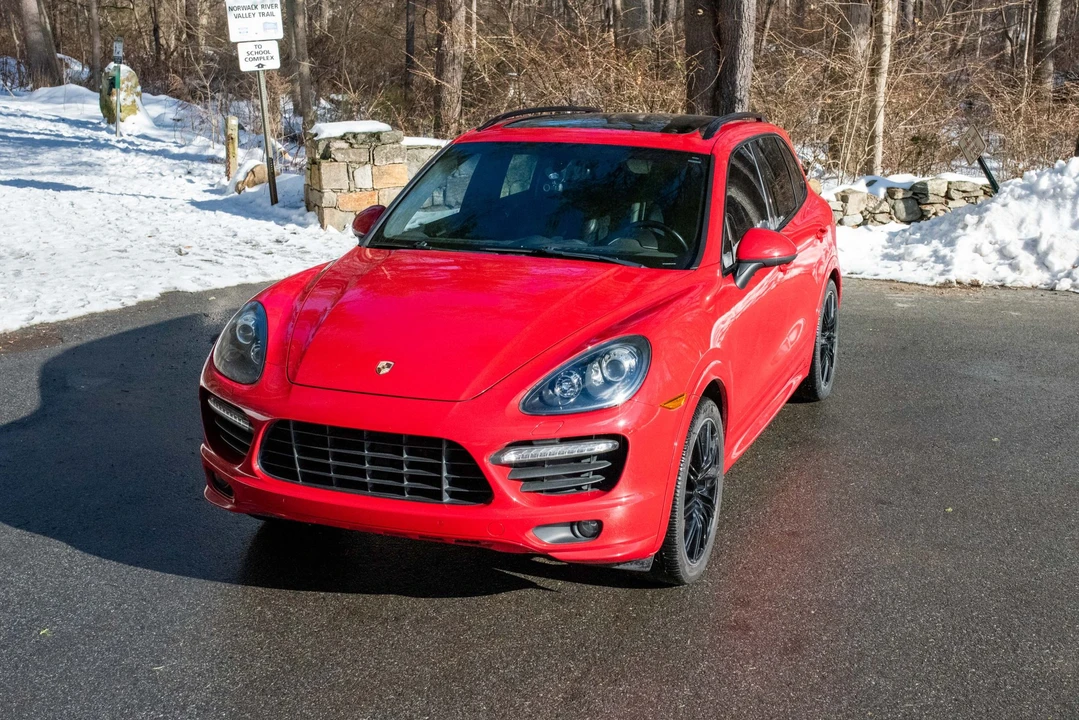 2014 Porsche 958 Cayenne GTS - Image 2 of 31