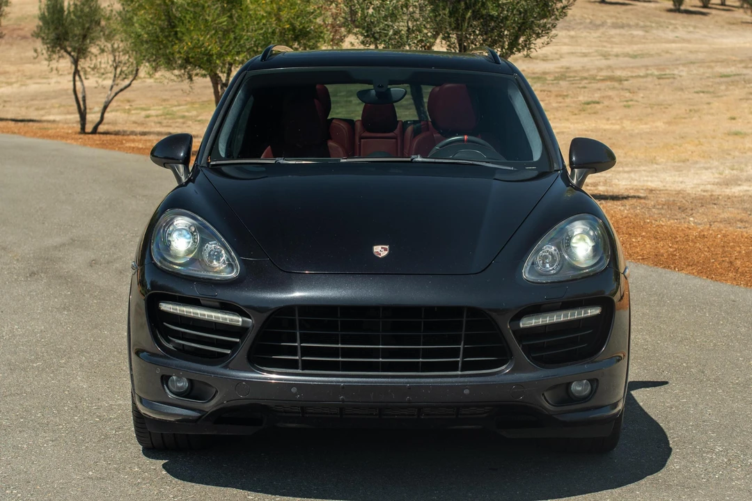 2014 Porsche 958 Cayenne GTS - Image 2 of 31
