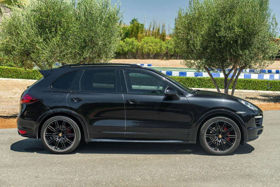 2014 Porsche 958 Cayenne GTS - Image 3 of 31