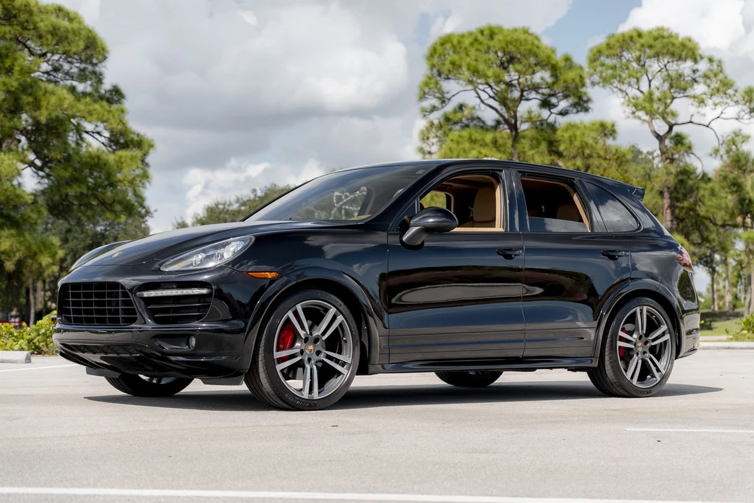 2014 Porsche 958 Cayenne GTS - Image 2 of 31
