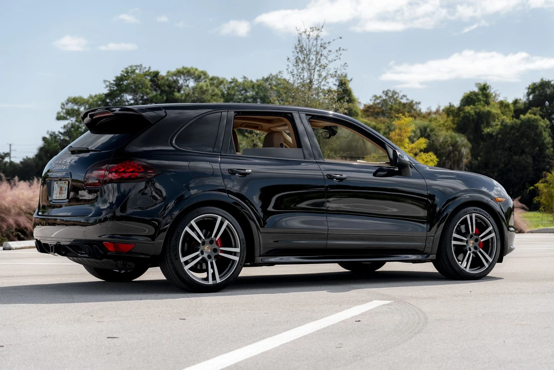 2014 Porsche 958 Cayenne GTS - Image 14 of 31