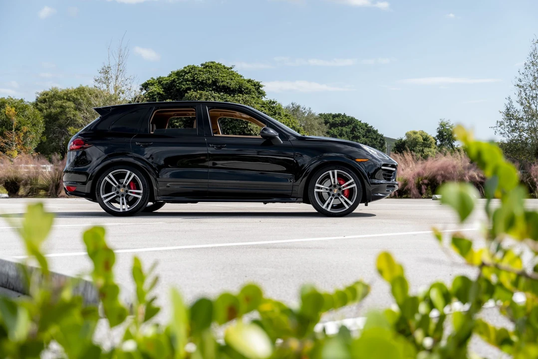 2014 Porsche 958 Cayenne GTS - Image 11 of 31