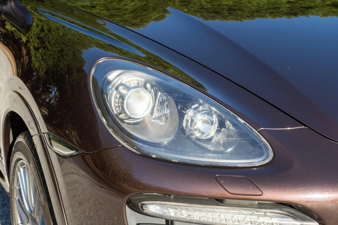 2014 Porsche 958 Cayenne GTS - Image 10 of 31