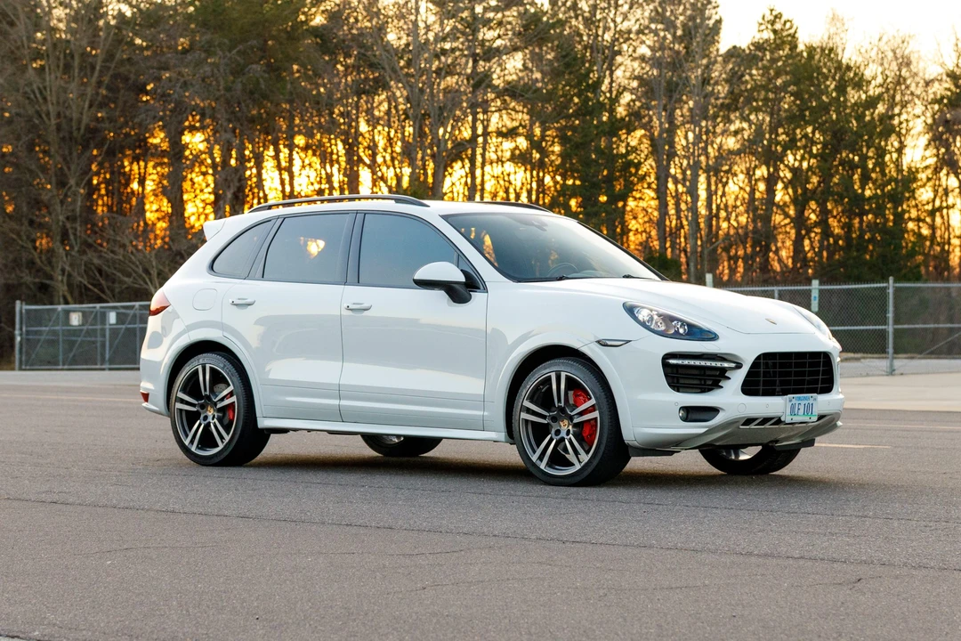 2014 Porsche 958 Cayenne GTS - Image 9 of 31