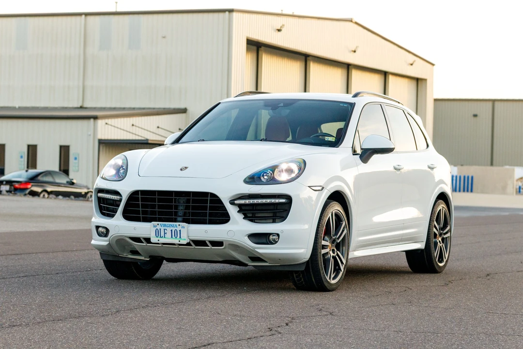 2014 Porsche 958 Cayenne GTS - Image 2 of 31