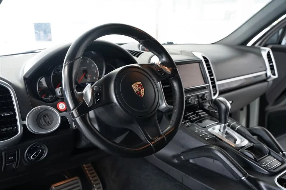 2014 Porsche 958 Cayenne - Image 9 of 20