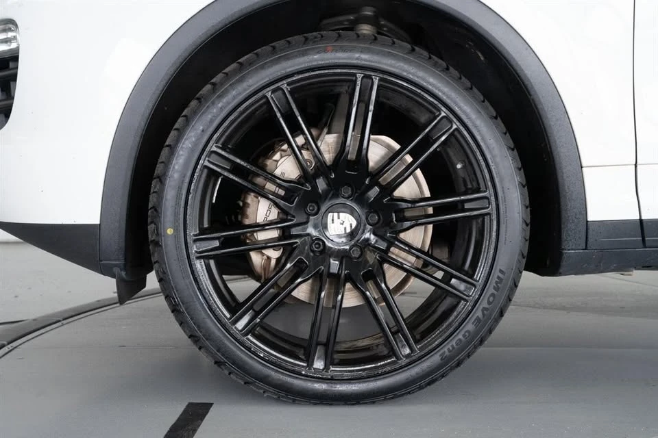2014 Porsche 958 Cayenne - Image 3 of 20