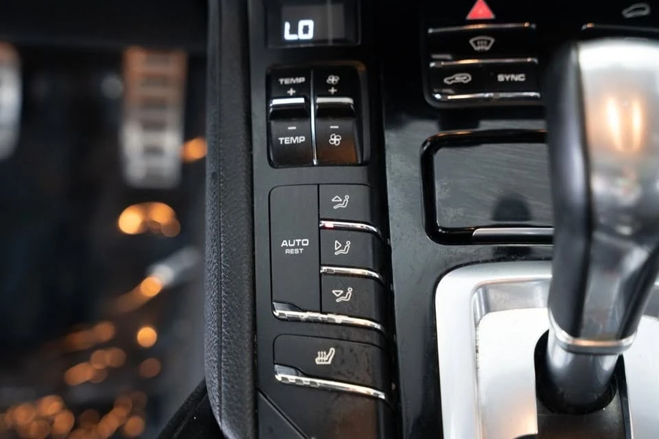 2014 Porsche 958 Cayenne - Image 18 of 20