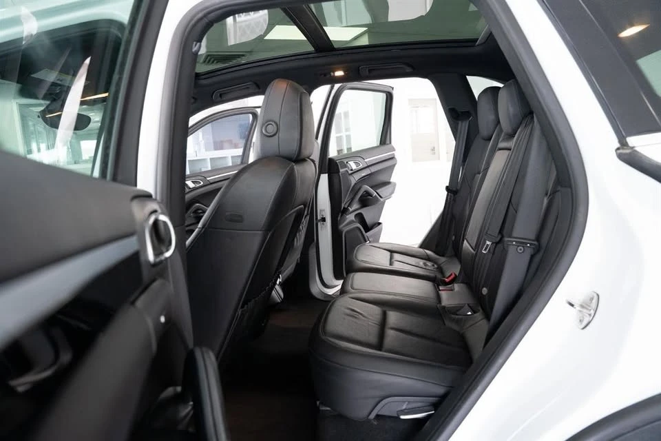 2014 Porsche 958 Cayenne - Image 11 of 20