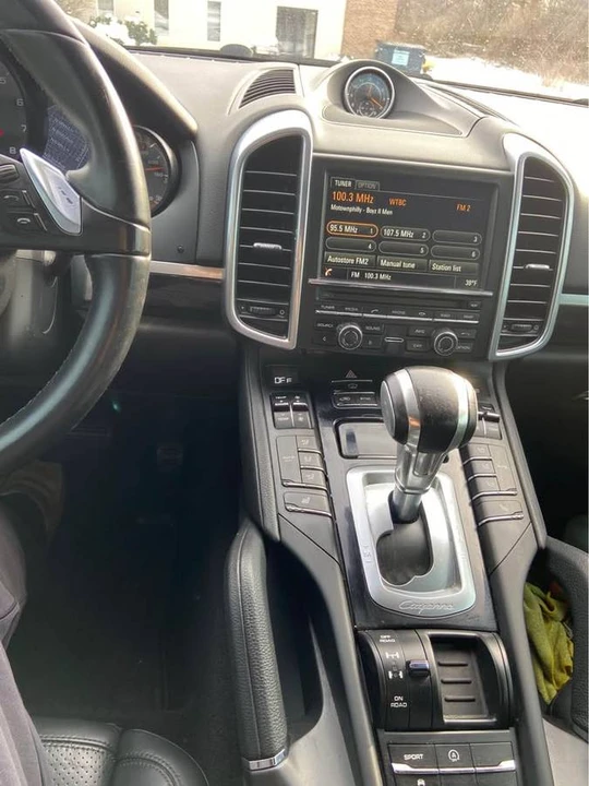 2014 Porsche 958 Cayenne - Image 3 of 10