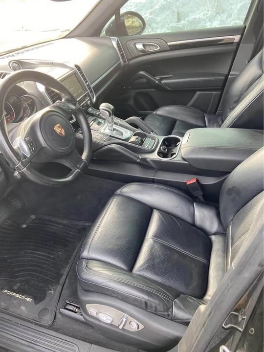 2014 Porsche 958 Cayenne - Image 2 of 10