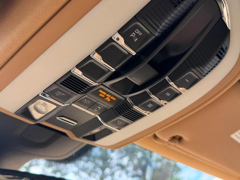 2014 Porsche 958 Cayenne - Image 12 of 20