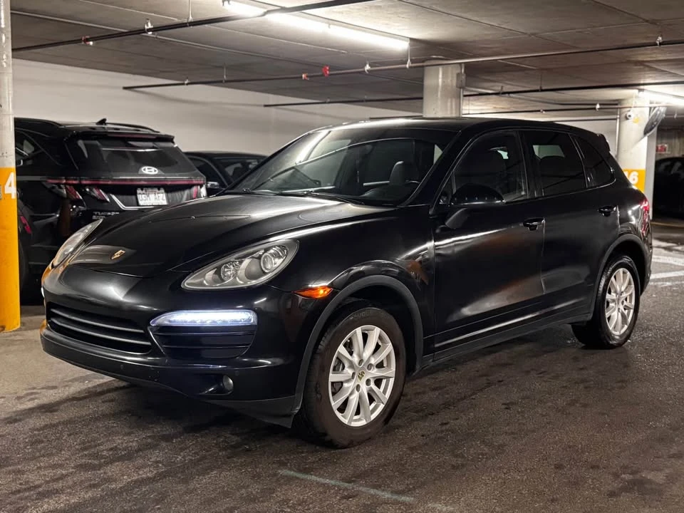 2014 Porsche 958 Cayenne - Image 2 of 9