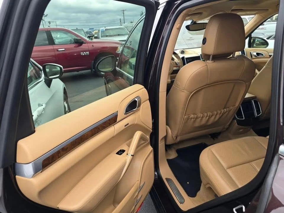 2014 Porsche 958 Cayenne - Image 13 of 20