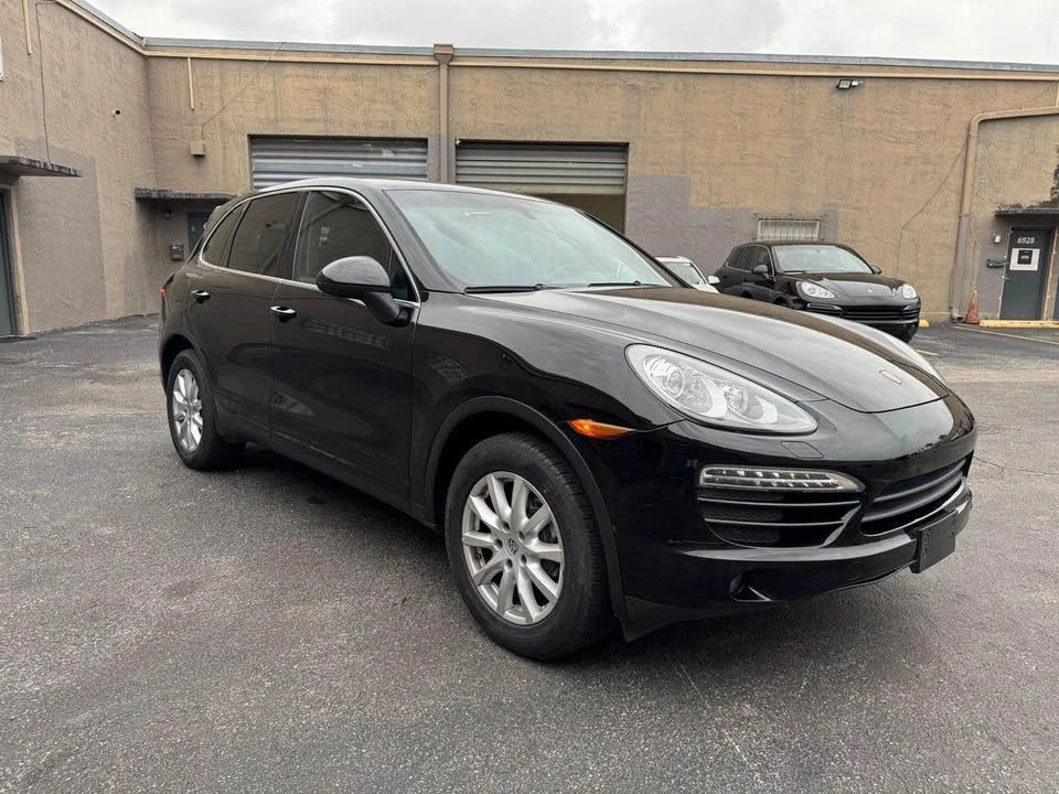 2014 Porsche 958 Cayenne - Image 2 of 13